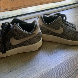 Nike air flyknit. Gray and blush pink.